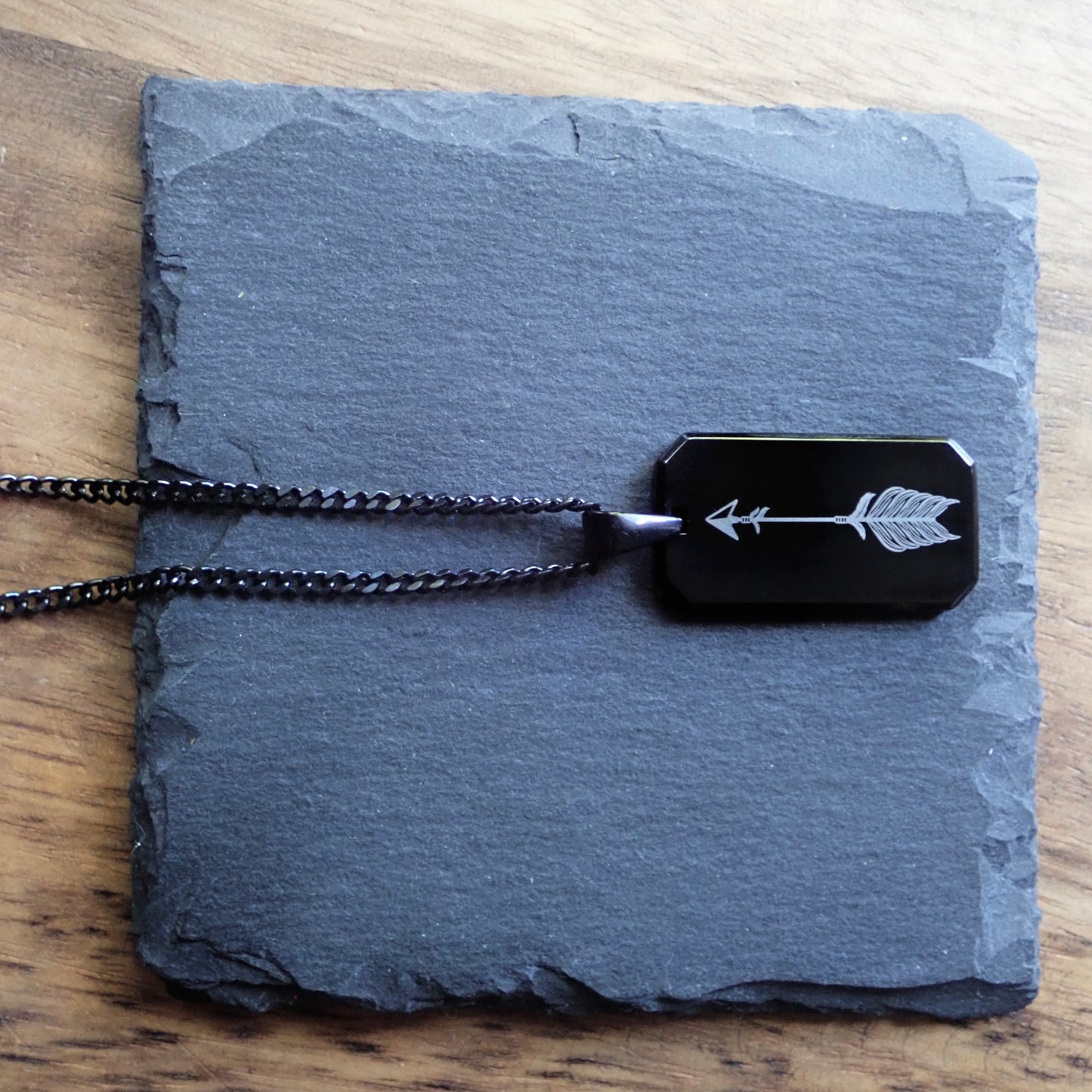 Men’s Black Stainless Steel Dog Tag Necklace with Arrow Engraving – Laser Etched Pendant on Cuban Chain – Warrior Focus Symbol Jewelry