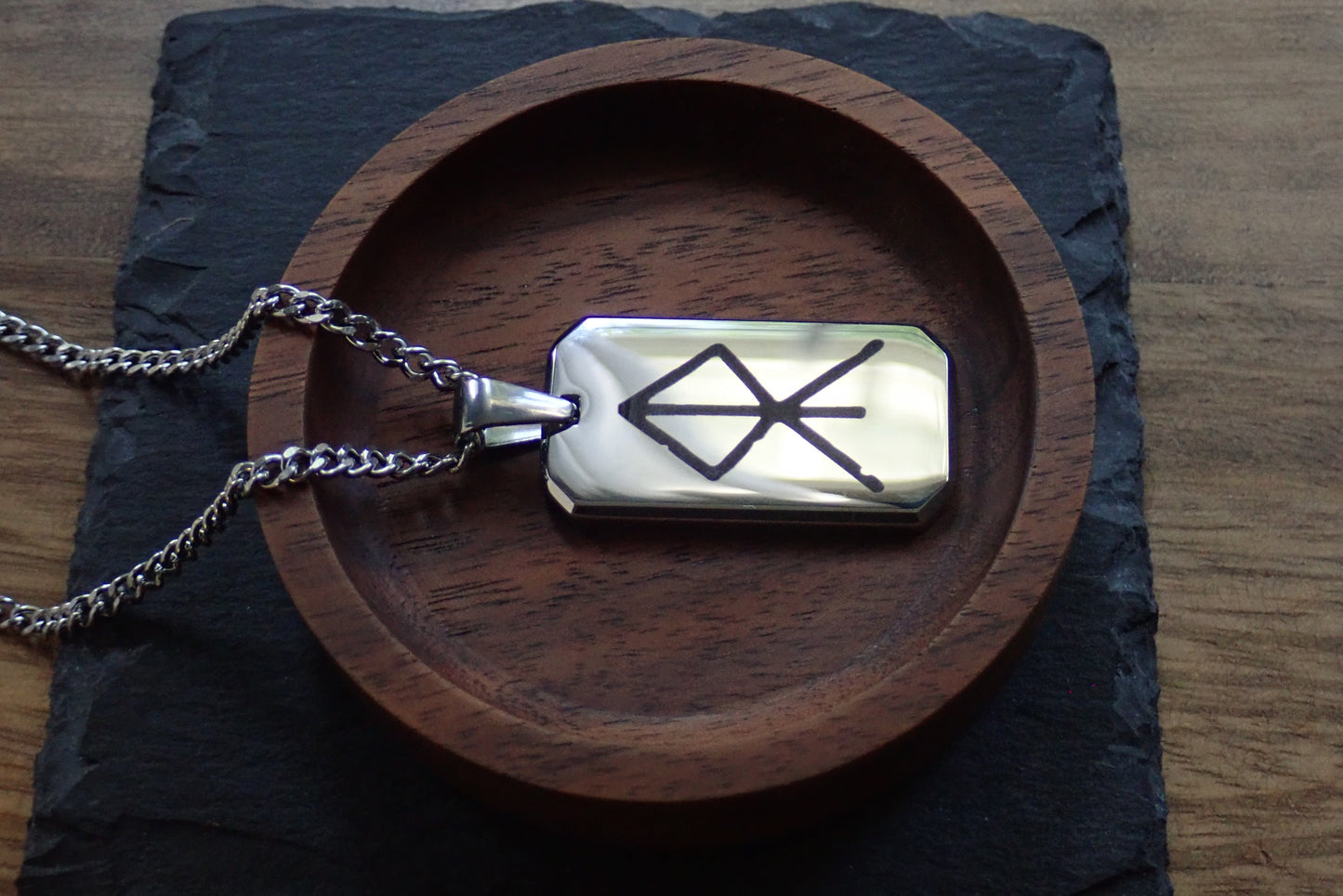 Men’s Silver Dog Tag Necklace with Courage Rune – Laser Engraved Pendant on Stainless Steel Cuban Chain – Viking Norse Symbol Jewelry