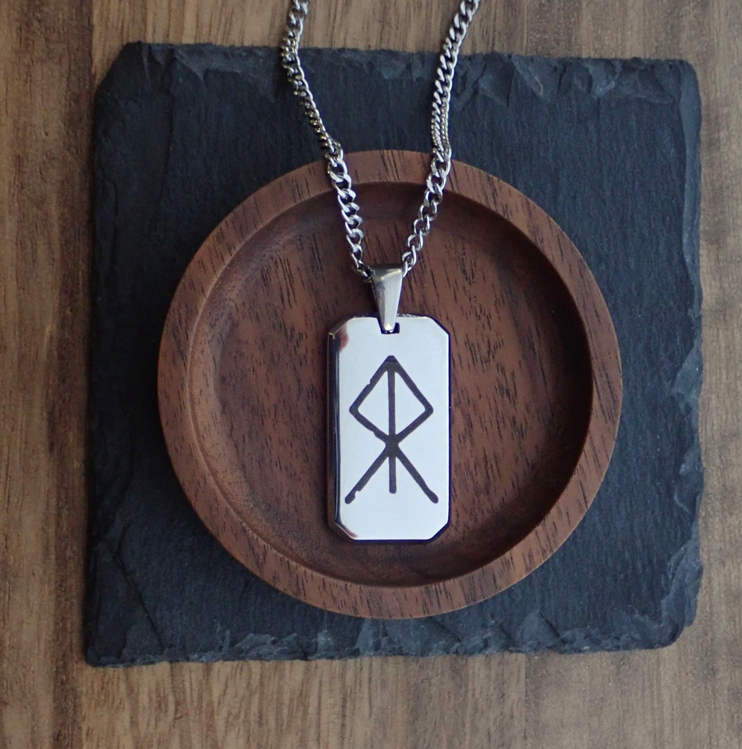 Men’s Silver Dog Tag Necklace with Courage Rune – Laser Engraved Pendant on Stainless Steel Cuban Chain – Viking Norse Symbol Jewelry