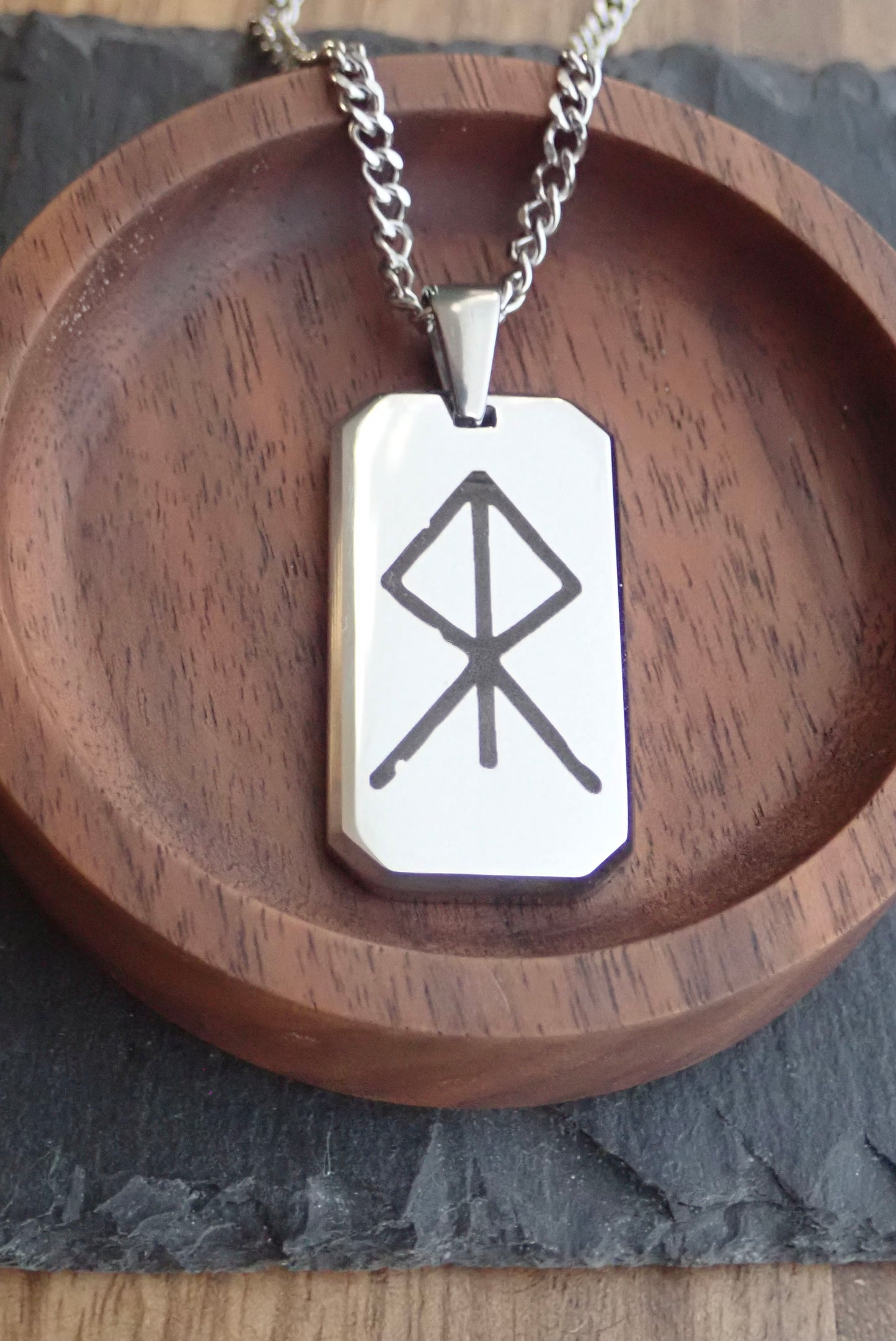 Men’s Silver Dog Tag Necklace with Courage Rune – Laser Engraved Pendant on Stainless Steel Cuban Chain – Viking Norse Symbol Jewelry