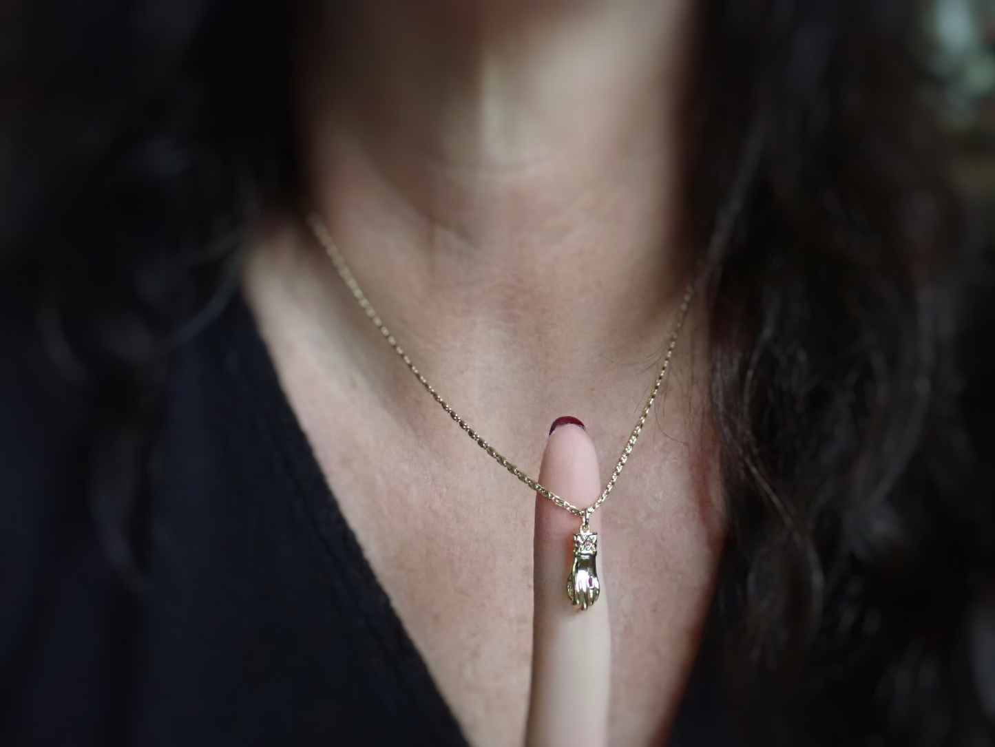 The Hand of the Queen Necklace