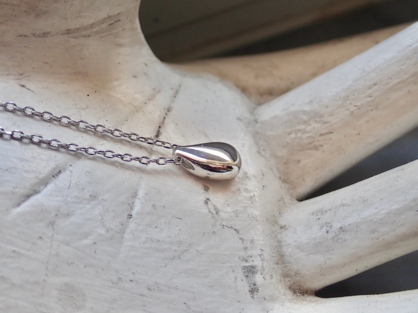 Minimalist Waterdrop Necklace -Silver