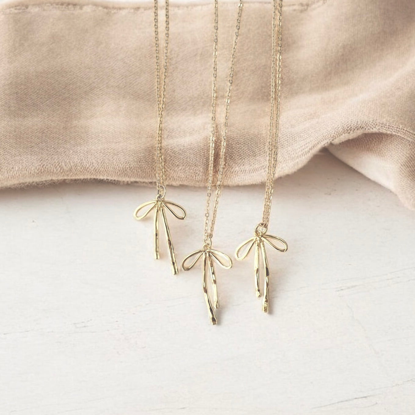 The Bow Necklace