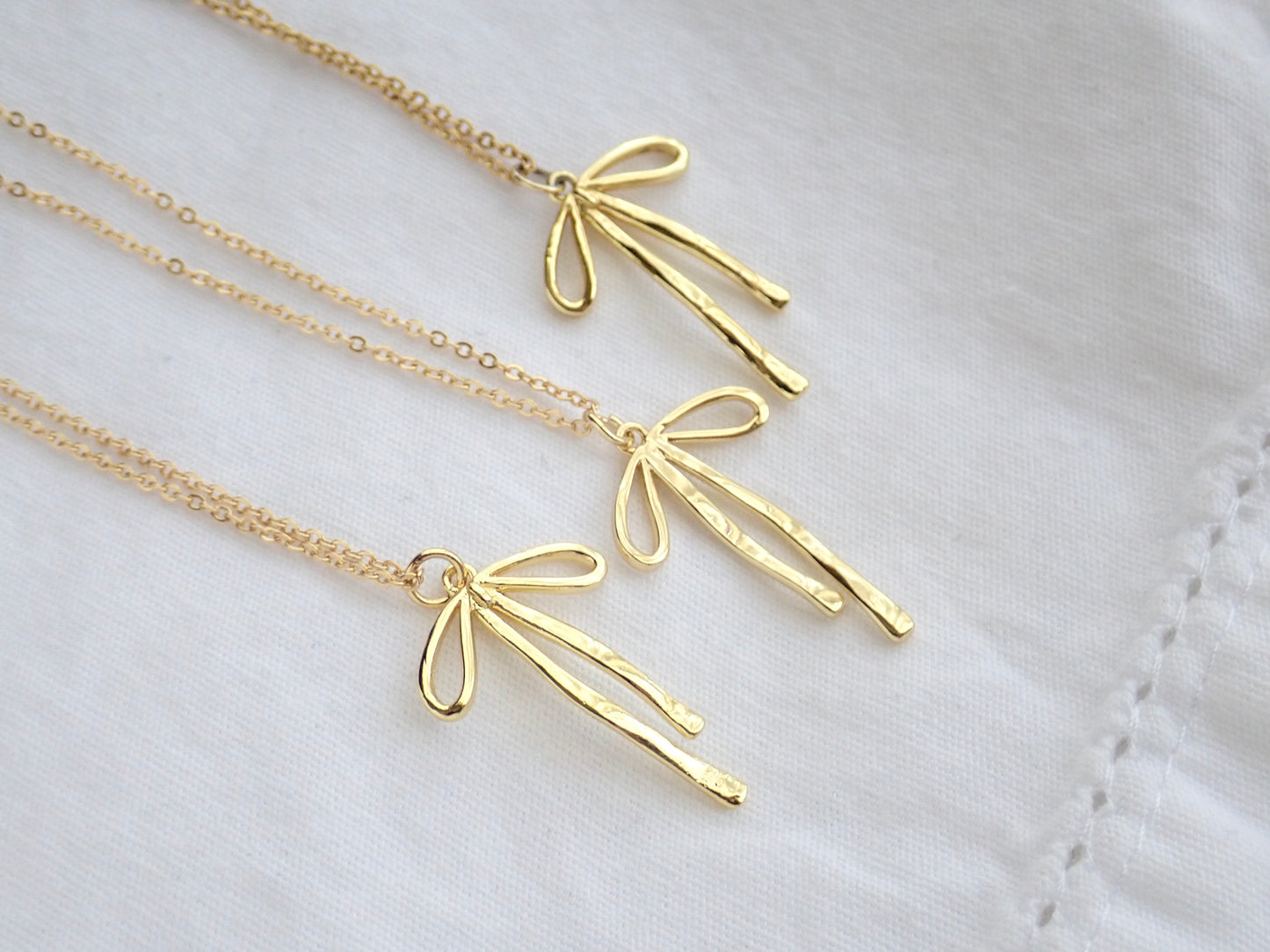 The Bow Necklace