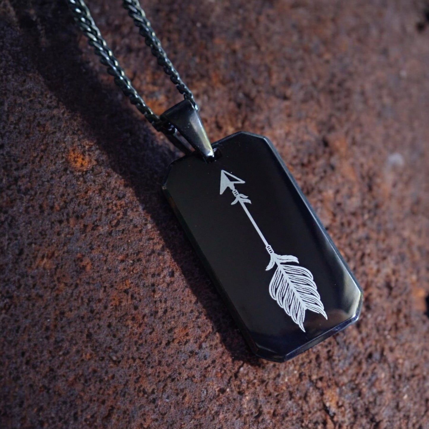 Men’s Black Stainless Steel Dog Tag Necklace with Arrow Engraving – Laser Etched Pendant on Cuban Chain – Warrior Focus Symbol Jewelry