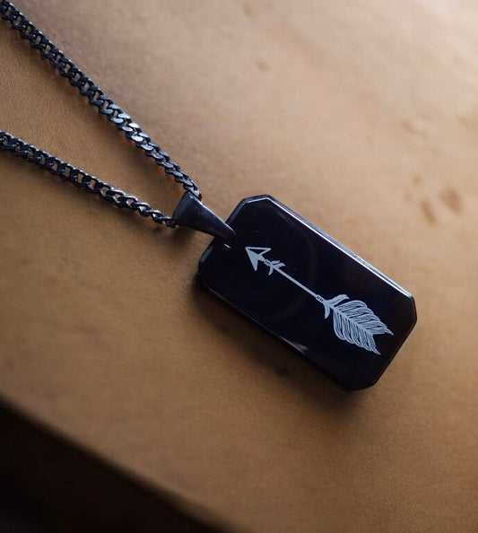Men’s Black Stainless Steel Dog Tag Necklace with Arrow Engraving – Laser Etched Pendant on Cuban Chain – Warrior Focus Symbol Jewelry
