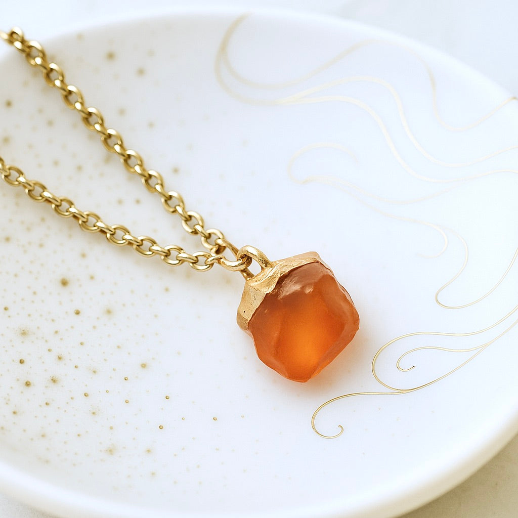 Raw Carnelian Pendant Necklace – 18k Gold Chain & 14k Gold Detailing