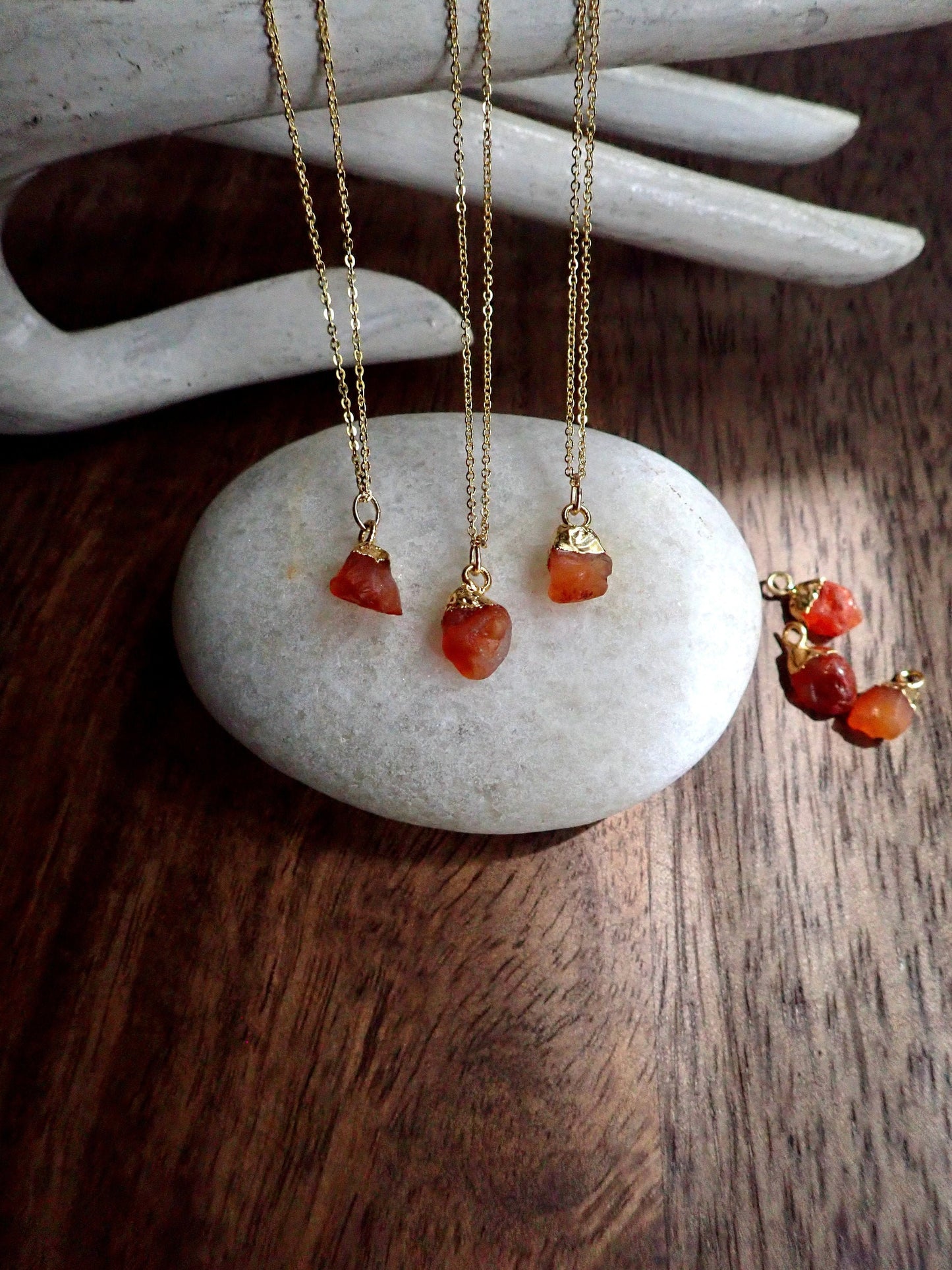 Raw Carnelian Pendant Necklace – 18k Gold Chain & 14k Gold Detailing