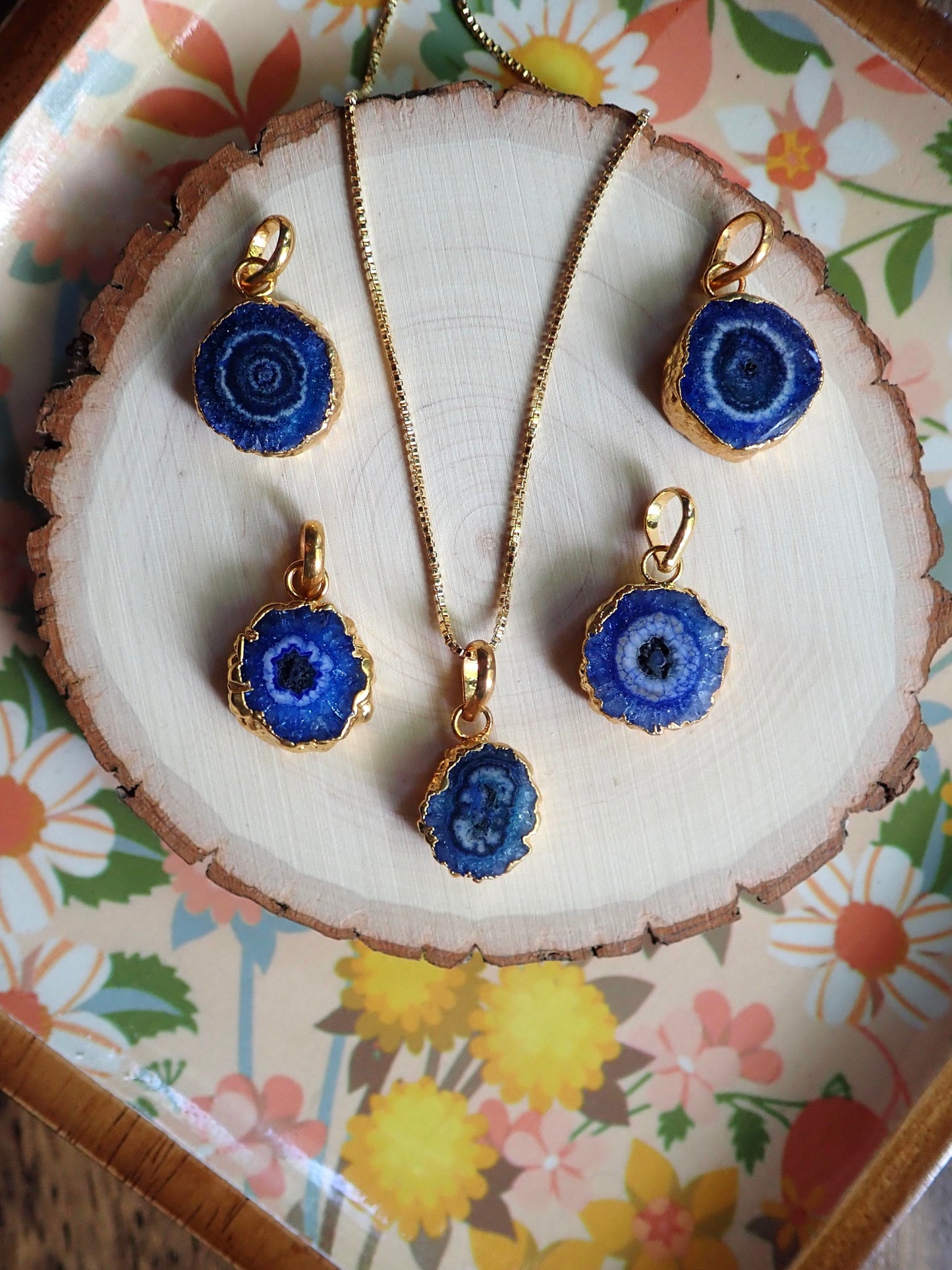 Blue Solar Quartz Necklace, Geode Slice Necklace Gold, Crystal Layering Necklace, Dainty Gemstone Pendant Necklace, Jewelry Gift for Her