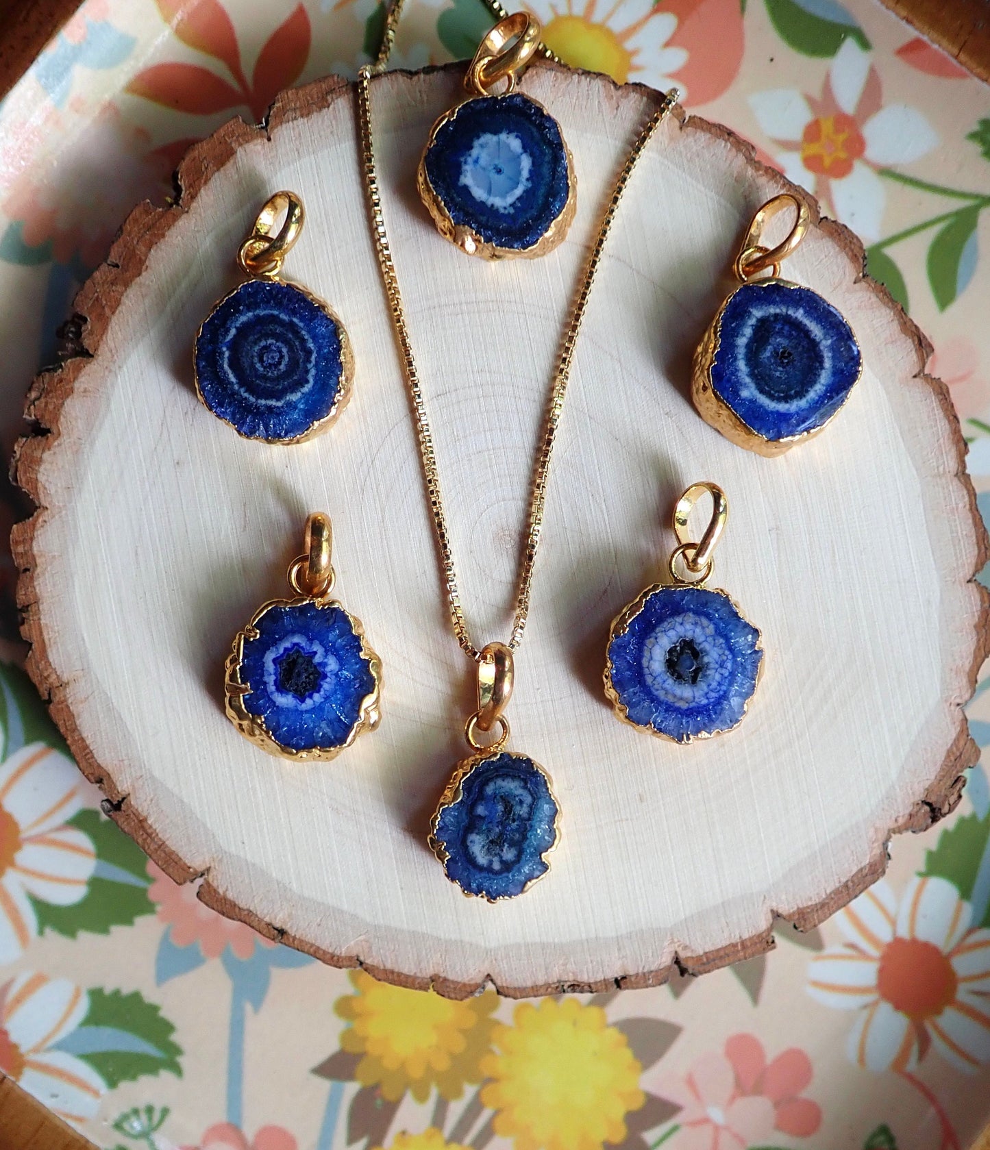 Blue Solar Quartz Necklace, Geode Slice Necklace Gold, Crystal Layering Necklace, Dainty Gemstone Pendant Necklace, Jewelry Gift for Her