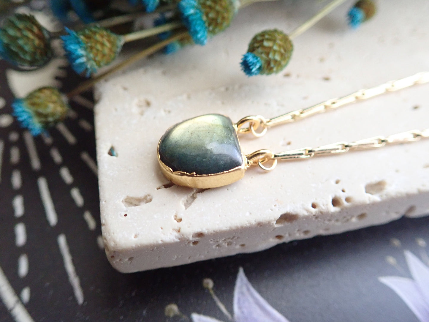 Labradorite Necklace,Dainty Labradorite Necklace,Blue Flash Labradorite,Gemstone Necklace,Labradorite Jewelry,Gold Rimmed Gemstone,Wife Gift