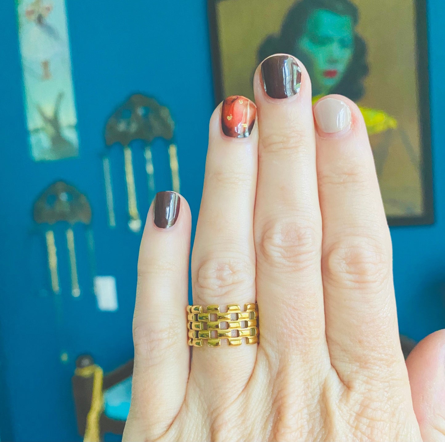 Gold Dangle Charm Ring, Thick Wide Band Gold Ring,Mesh Statement Ring