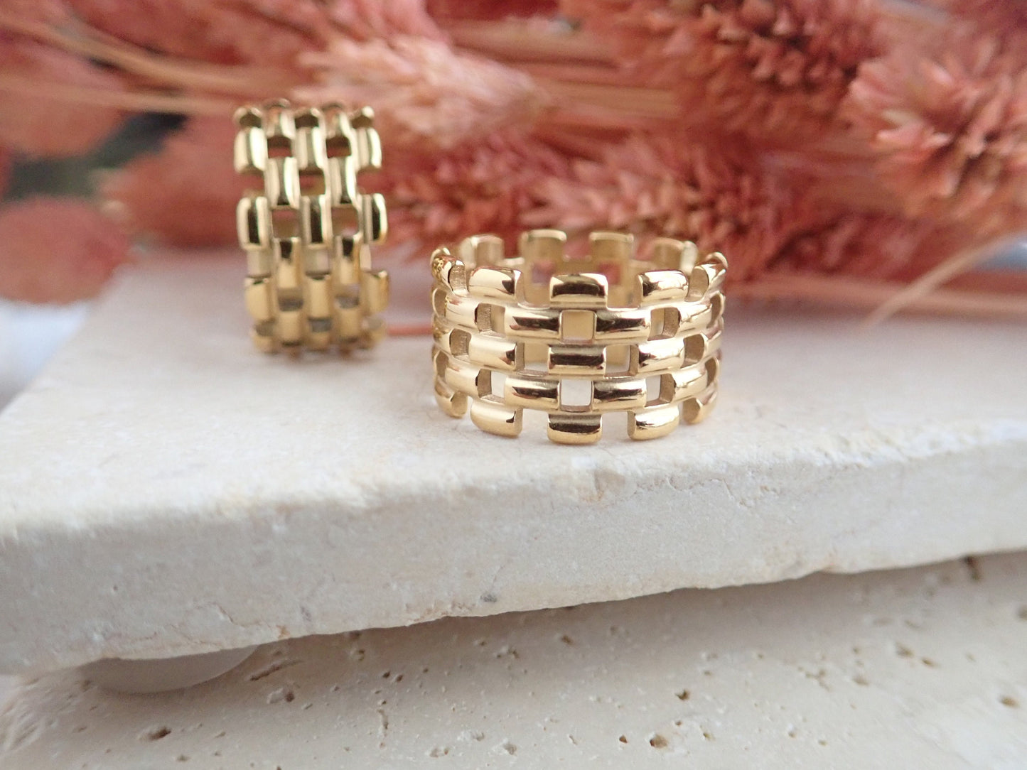 Gold Dangle Charm Ring, Thick Wide Band Gold Ring,Mesh Statement Ring
