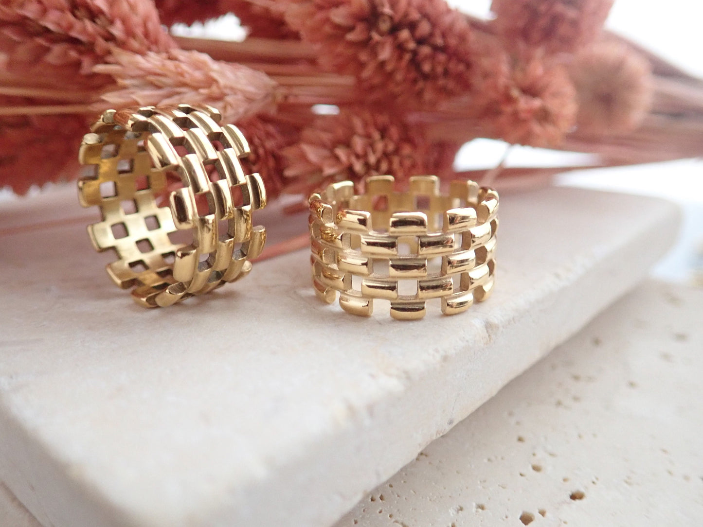 Gold Dangle Charm Ring, Thick Wide Band Gold Ring,Mesh Statement Ring