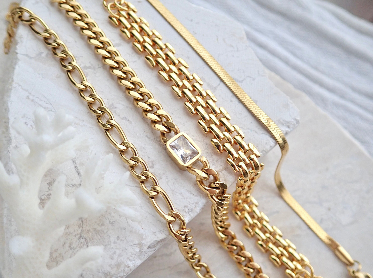 Chunky Curb Chain Bracelet With CZ Focal - No Tarnish Gold, 18K Gold Filled Stacking Bracelets, Everyday Minimalist Jewelry, Waterproof PVD Jewelry (Copy)