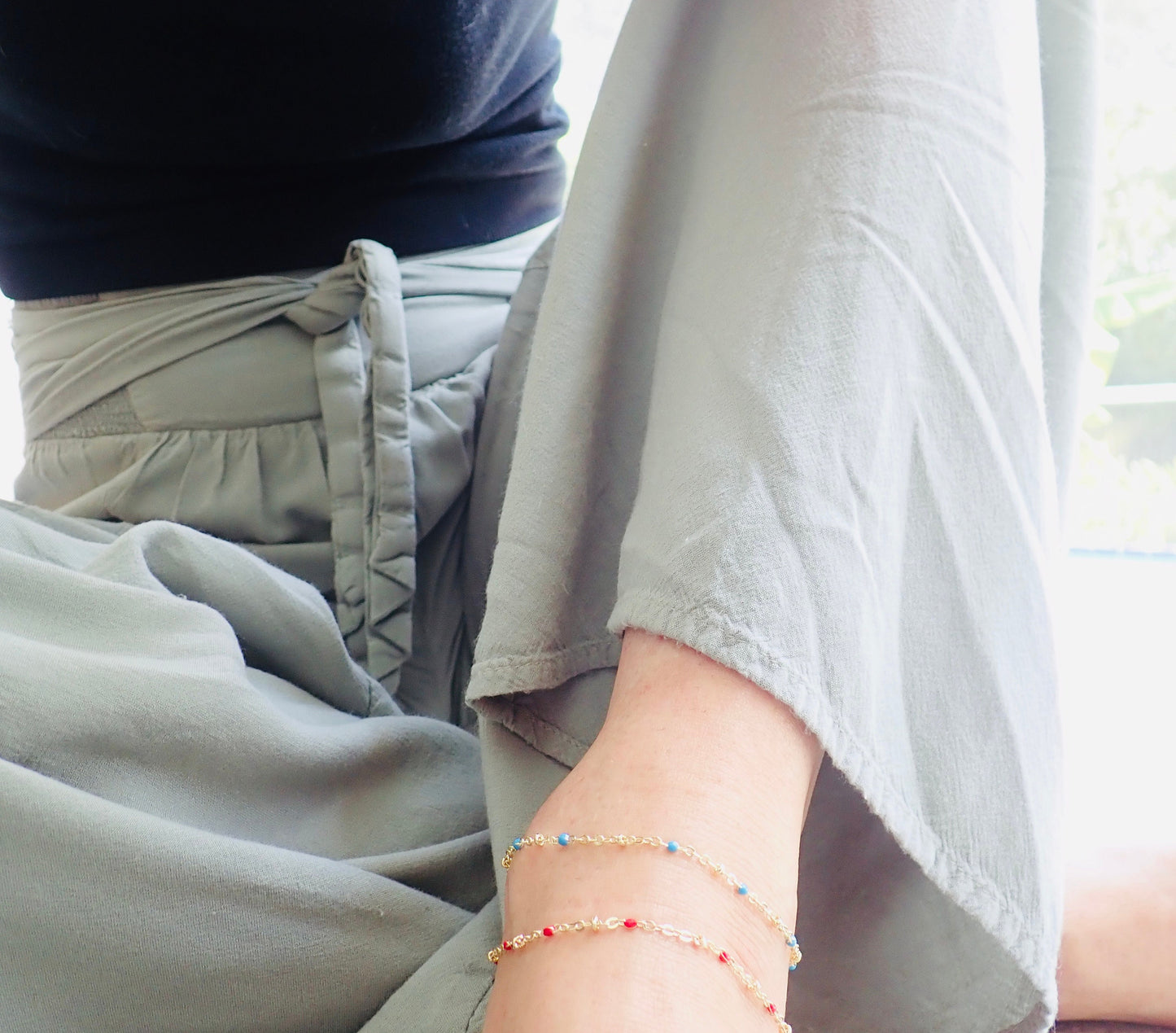Dainty Black Enamel Gold Chain Anklet |Beaded Satellite Chain Ankle Bracelet