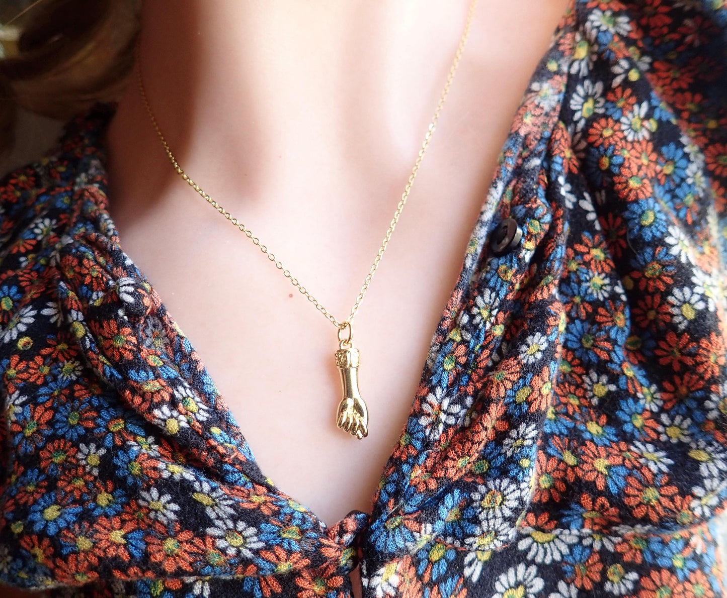 Dainty Mano Figa Hand Pendant Necklace – 14k Gold Filled Protection Charm on 18k Gold Fill Chaintection Necklace, Dainty Layering Necklace, Gift for Her