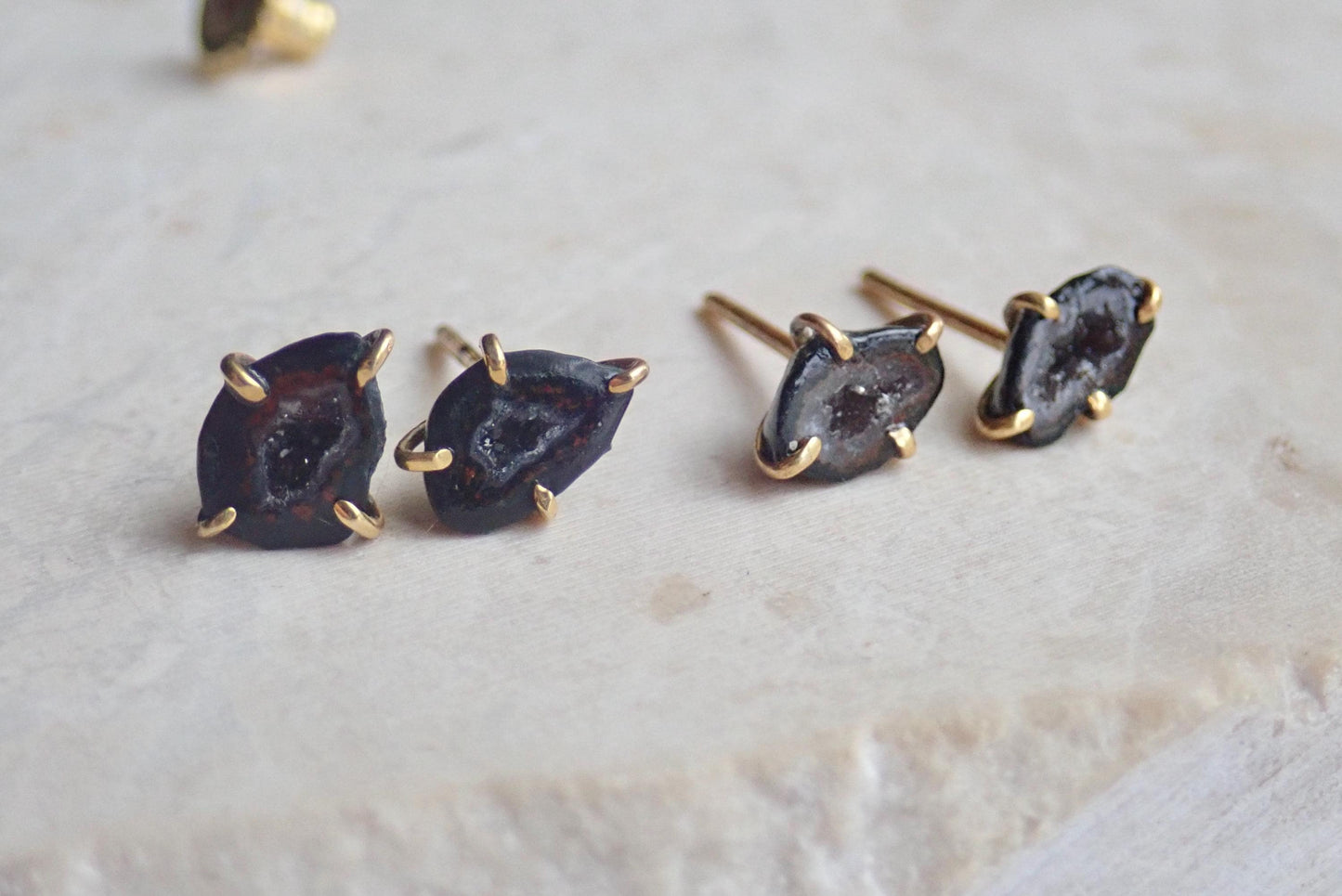 Natural Tobasco Agate Half Geode Stud Earrings Gold, Geode Slice Post Earrings, Small Gold Prong Set Geode Halves