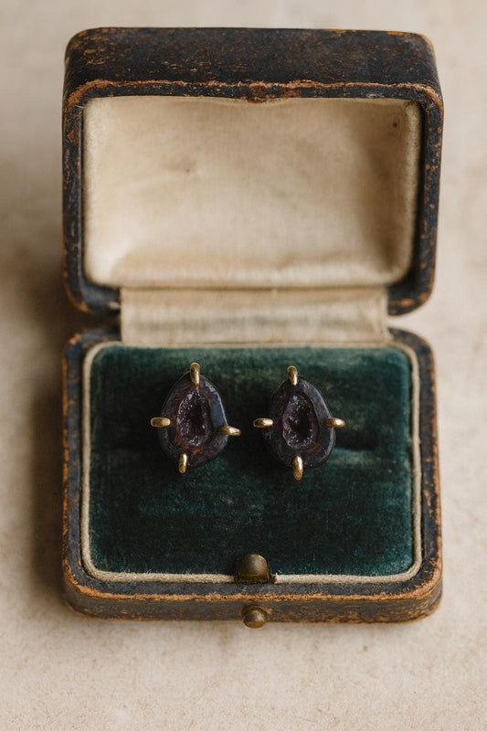 Natural Tobasco Agate Half Geode Stud Earrings Gold, Geode Slice Post Earrings, Small Gold Prong Set Geode Halves