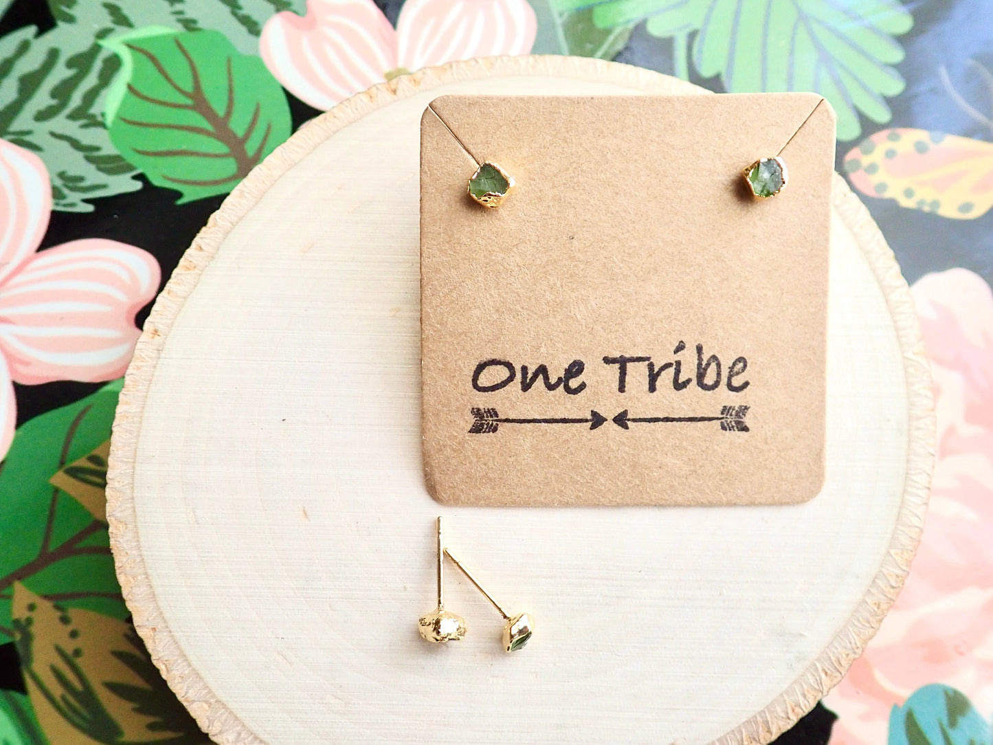 Printempts Tiny Peridot Stud Earrings