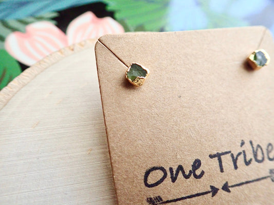 Printempts Tiny Peridot Stud Earrings