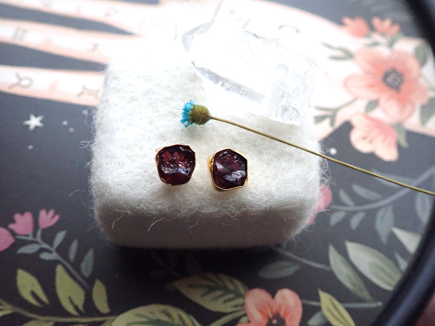 Geri Garnet Stud Earrings