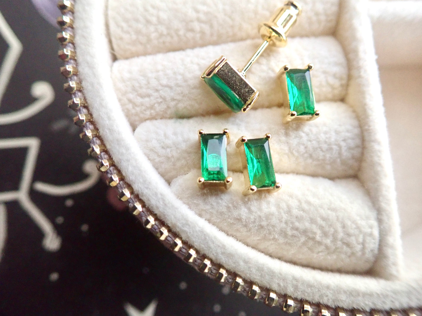 Petit Vert Stud Earrings