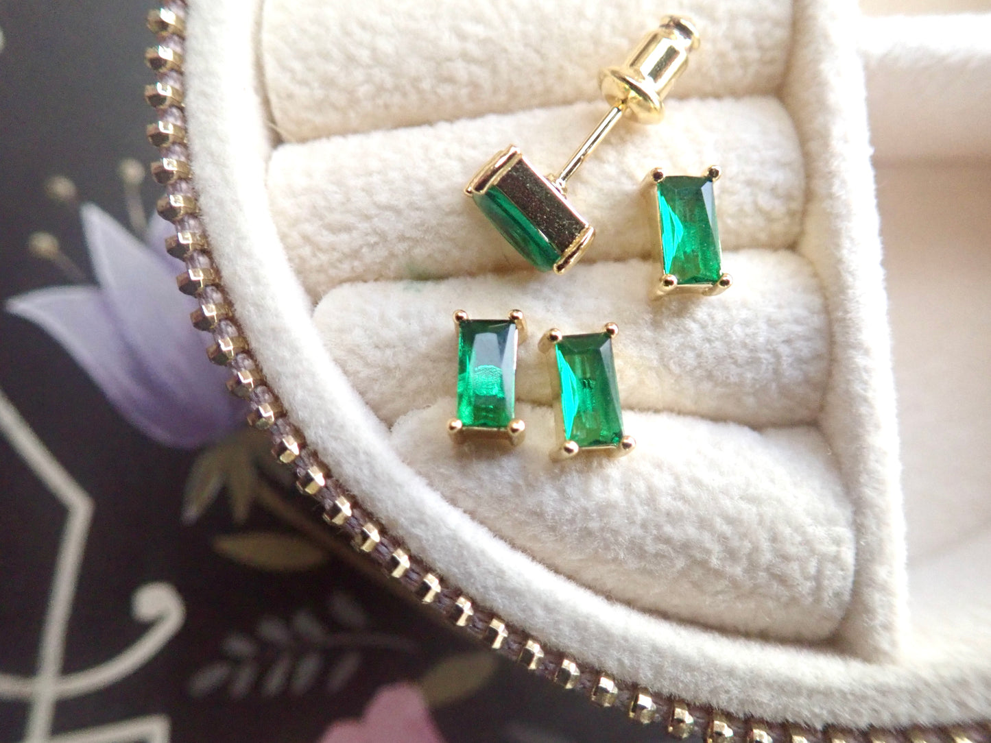 Petit Vert Stud Earrings