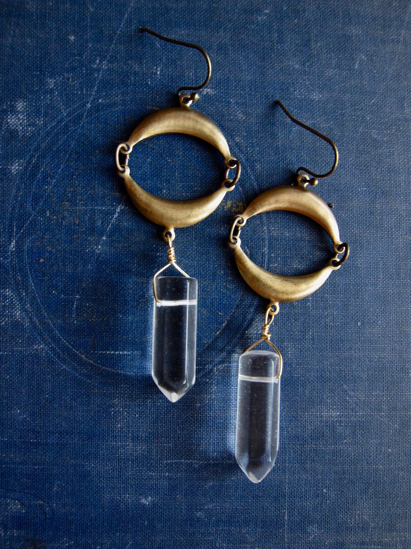 Raw Quartz Crystal Earrings, Crescent Moon Earring,Raw Crystal Earrings,Healing Crystal Dangles, Hippie Boho Jewelry, Crystal Moon Earrings