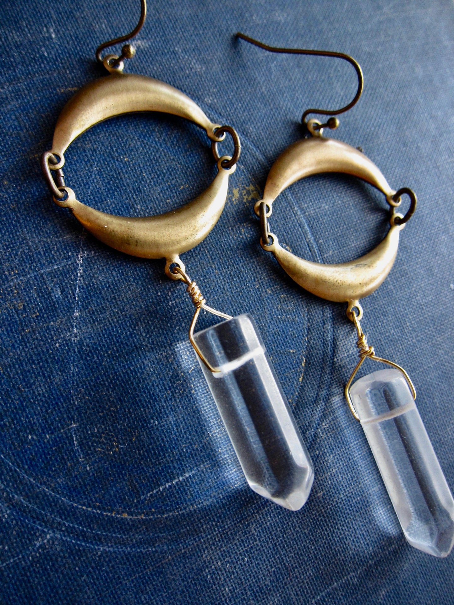 Raw Quartz Crystal Earrings, Crescent Moon Earring,Raw Crystal Earrings,Healing Crystal Dangles, Hippie Boho Jewelry, Crystal Moon Earrings