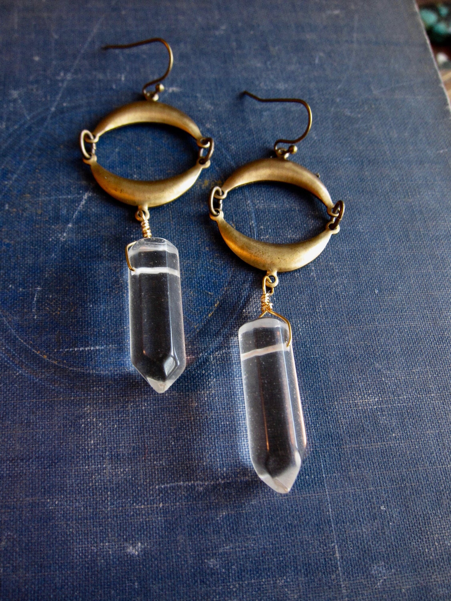 Raw Quartz Crystal Earrings, Crescent Moon Earring,Raw Crystal Earrings,Healing Crystal Dangles, Hippie Boho Jewelry, Crystal Moon Earrings