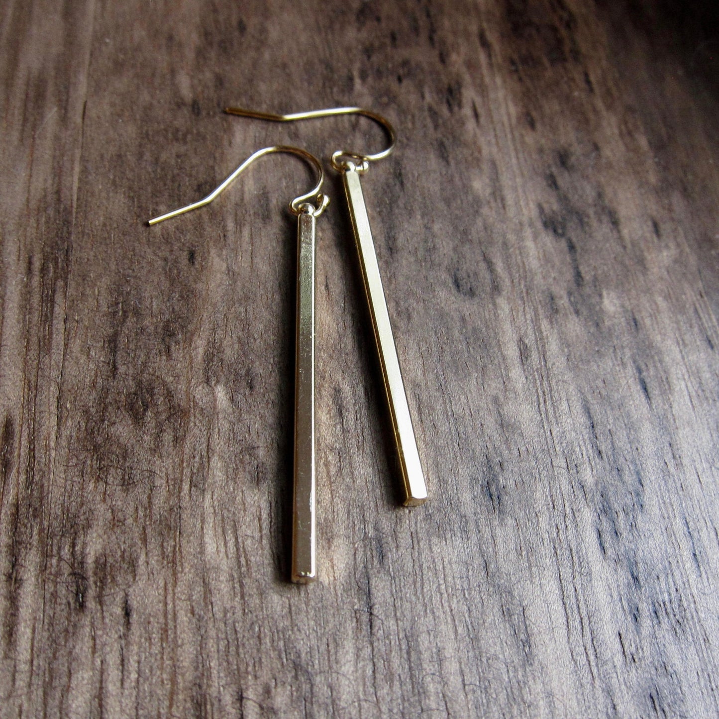 Oros Gold Bar Earrings