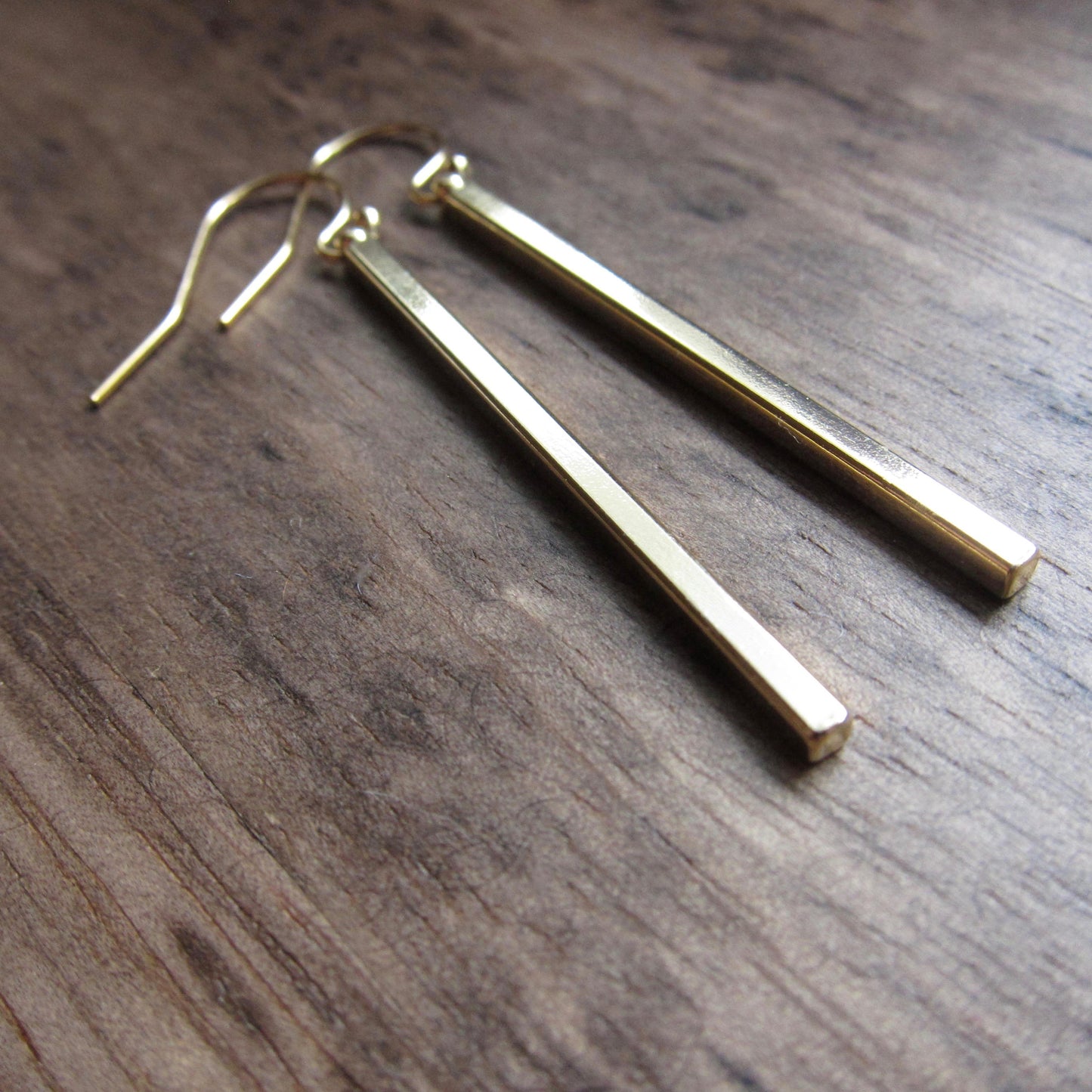 Oros Gold Bar Earrings