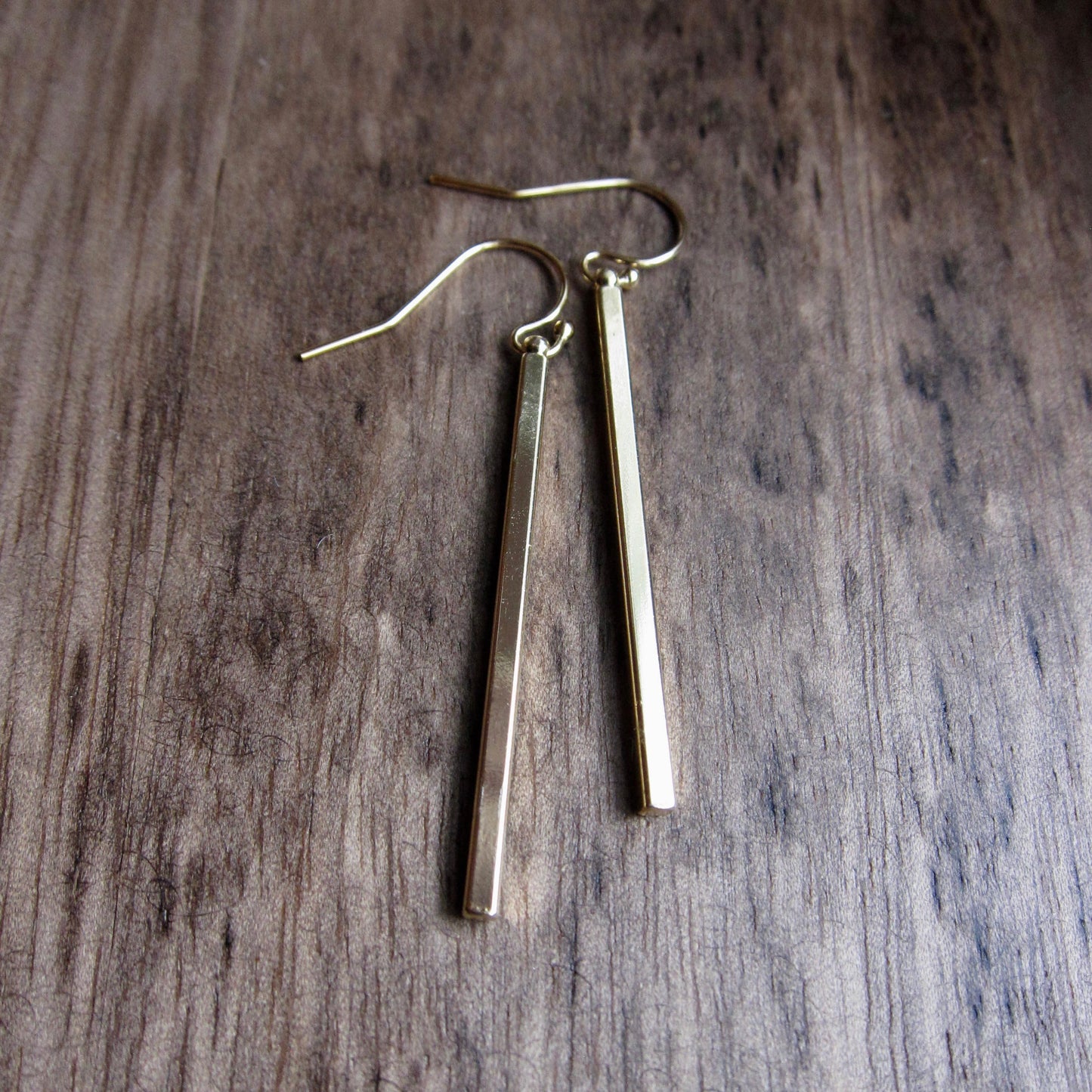 Oros Gold Bar Earrings