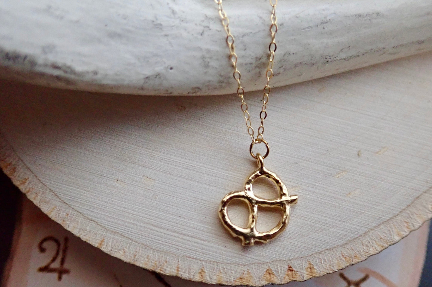 Princi Pretzel Necklace