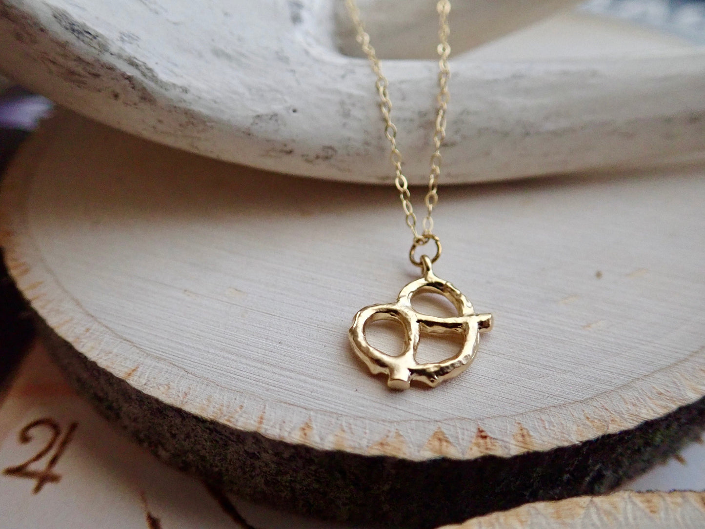 Princi Pretzel Necklace