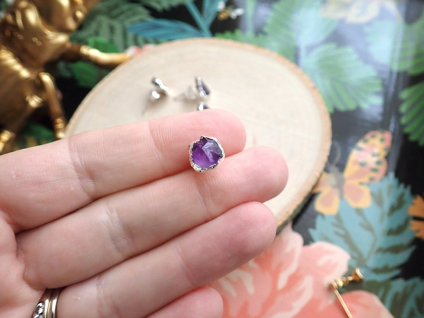 Anapurna Raw Amethyst Earrings - Silver