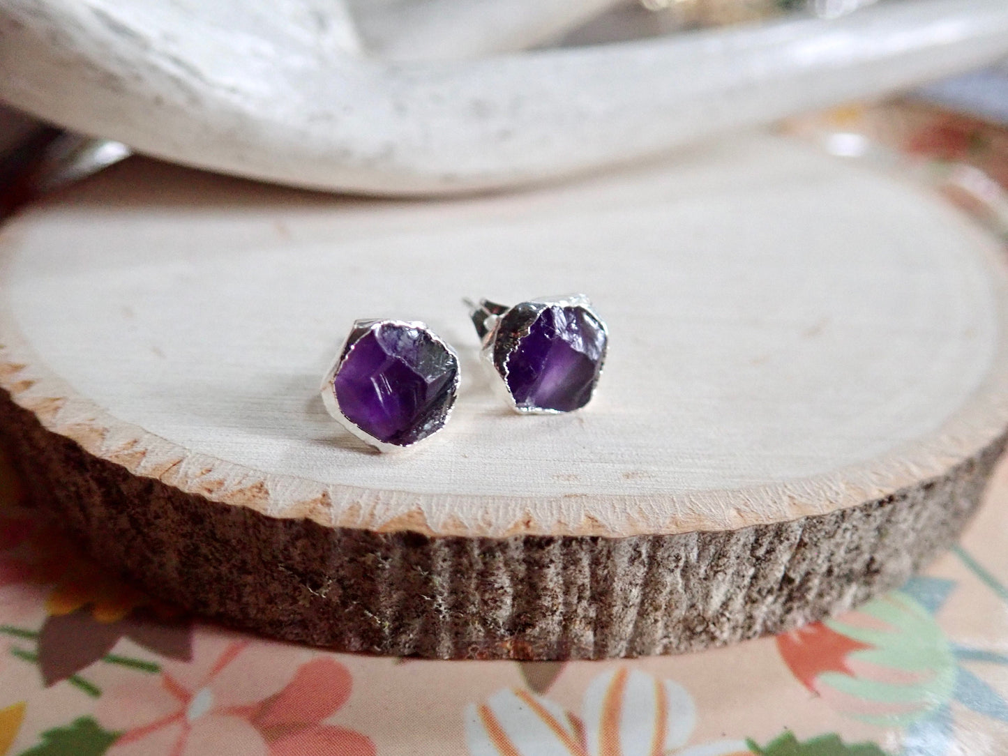 Anapurna Raw Amethyst Earrings - Silver