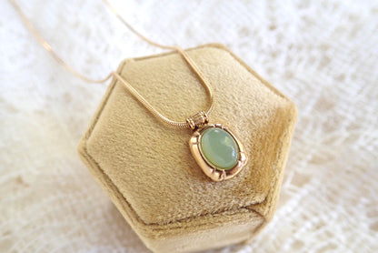 Adventurine Cabochon Necklace