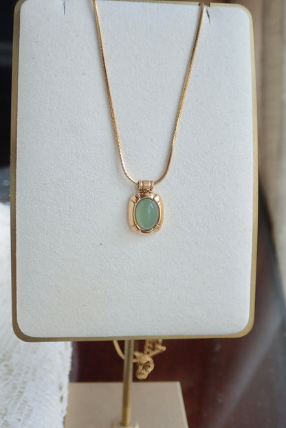 Adventurine Cabochon Necklace