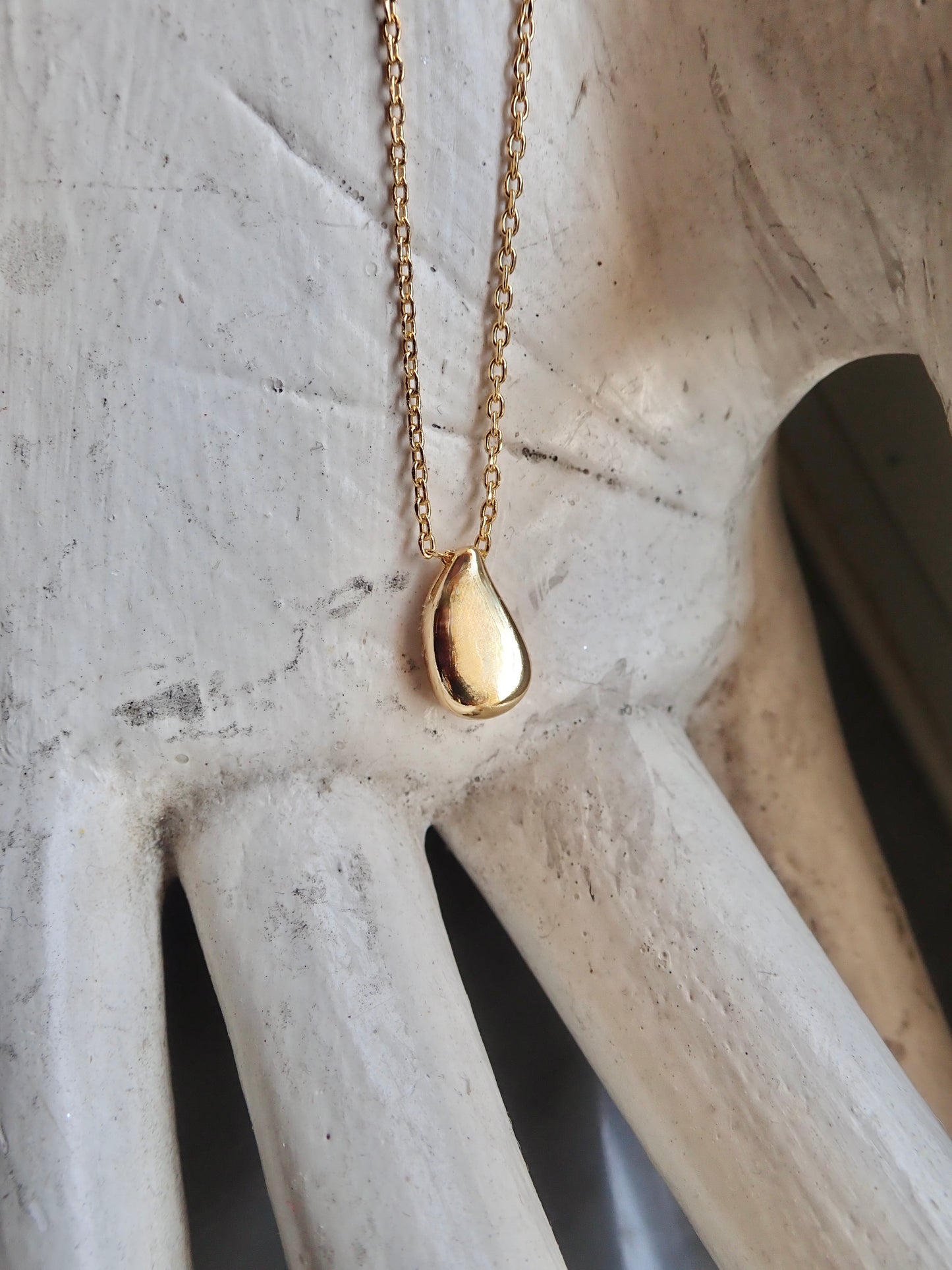 Minimalist Waterdrop Necklace -Gold