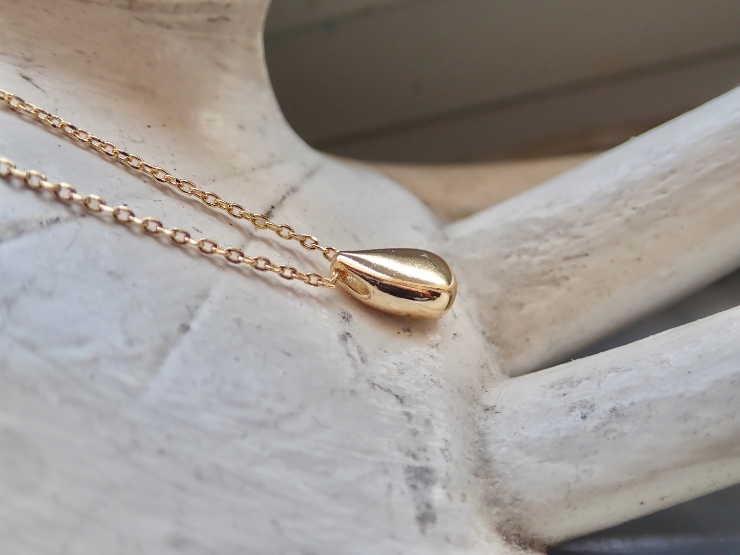 Minimalist Waterdrop Necklace -Gold