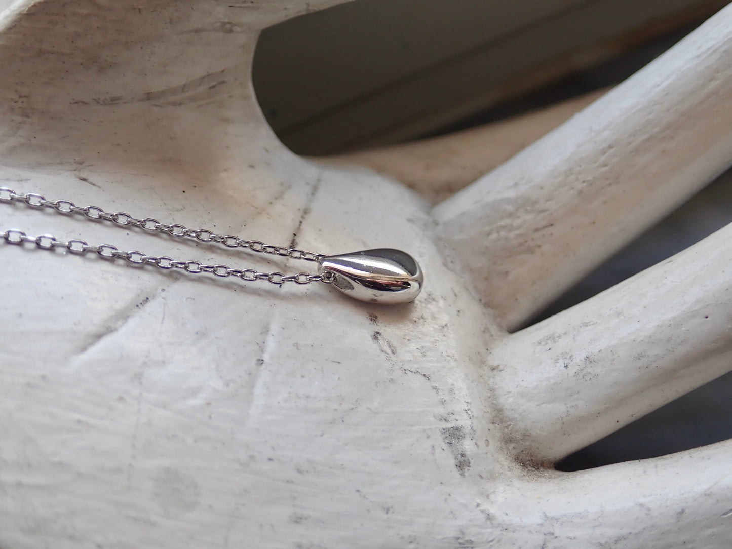 Minimalist Waterdrop Necklace -Silver