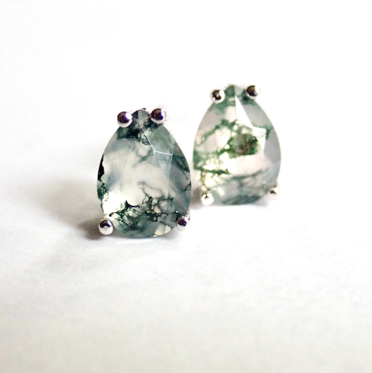 Moss Agate Prong Stud Earrings - Gold