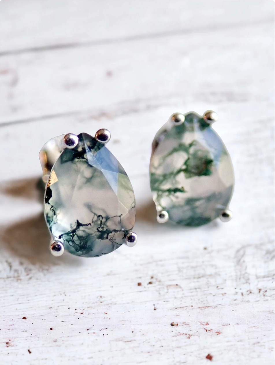 Moss Agate Prong Stud Earrings - Gold