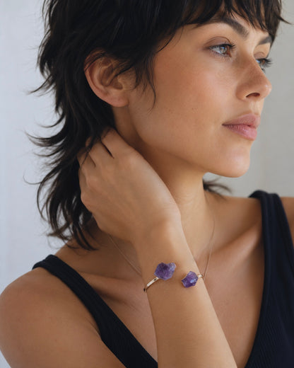 Raw Amethyst Wrap Bracelet – 14k Gold Plated Twist Cuff with Double Crystal Points – February Birthstone Jewelry – Boho Amethyst Bangle