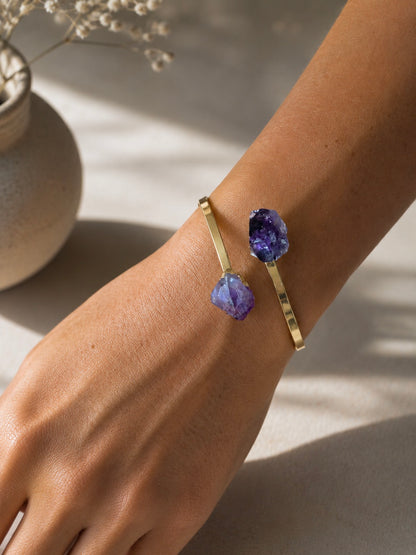 Raw Amethyst Wrap Bracelet – 14k Gold Plated Twist Cuff with Double Crystal Points – February Birthstone Jewelry – Boho Amethyst Bangle