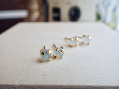 Dainty Raw Aquamarine Earrings – Prong Set in Solid 14k Gold