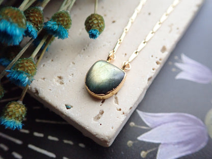 Flashy Labradorite Pendant Necklace, Dainty Labradorite Jewelry, 18k Gold Filled Paperclip Chain, Minimalist Gemstone Necklace,Gift for Her