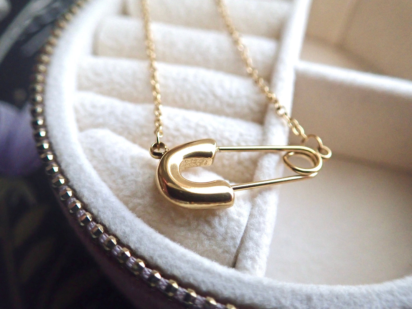 Gold Safety Pin Necklace – 14k Gold Plated – Dainty Punk-Inspired Jewelry – Edgy Minimalist Necklace – Layering Gift for Her